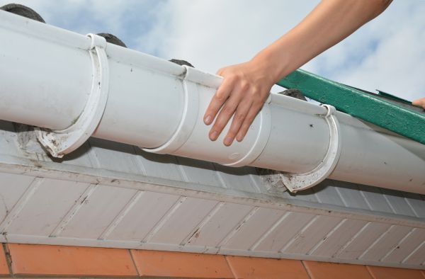 Gutter Reattachment in Niceville