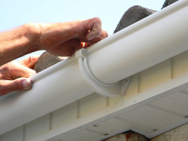 Plastic Gutter Repair in Niceville